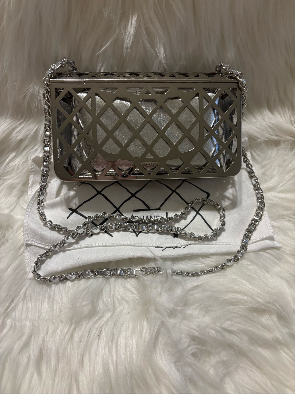 Fashionable Lattice Style Shoulder/Crossbody Bag with Pouch - Picture 3 of 13